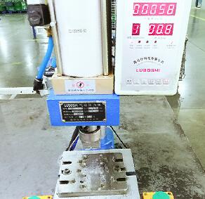 智能定量氣動涂油機(jī)